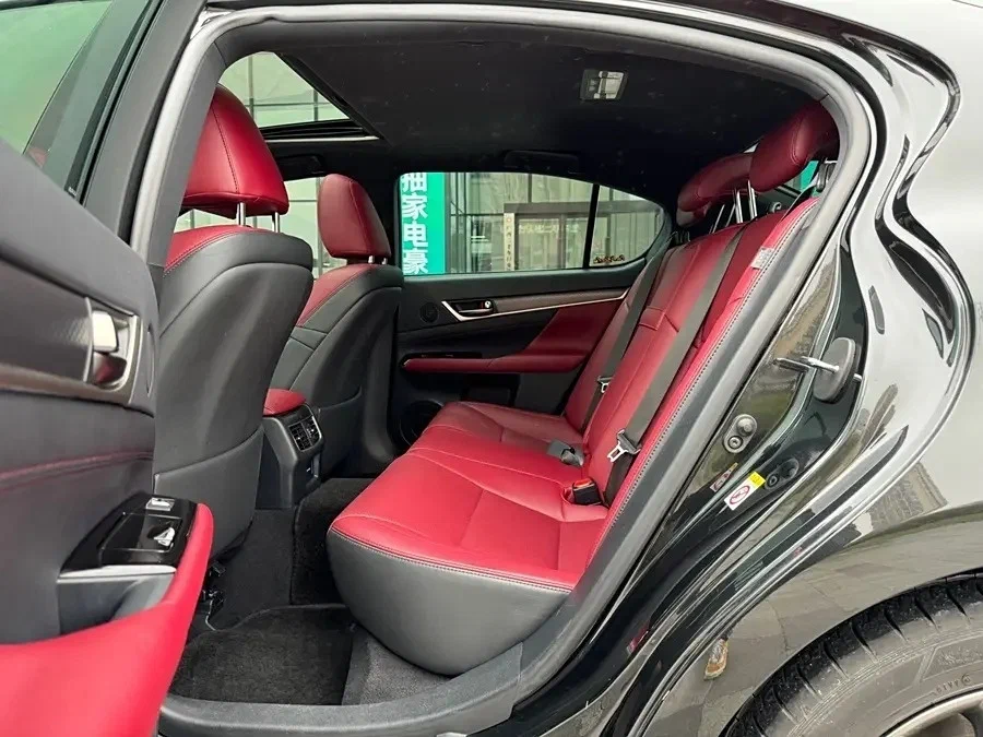 Аренда Lexus GS Аренда Lexus GS